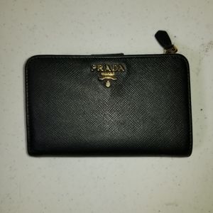 EUC Authentic Limited Edition PRADA Saffiano Leather Wallet